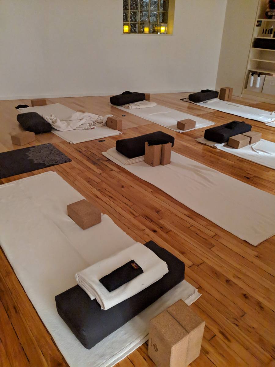 Chi Junky Toronto – sunlit movement studio with soft flooring